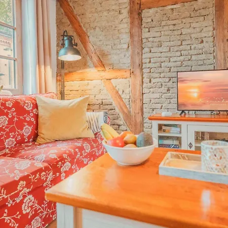 Kamin-haus-nr-2-mit-sauna-in-burg *